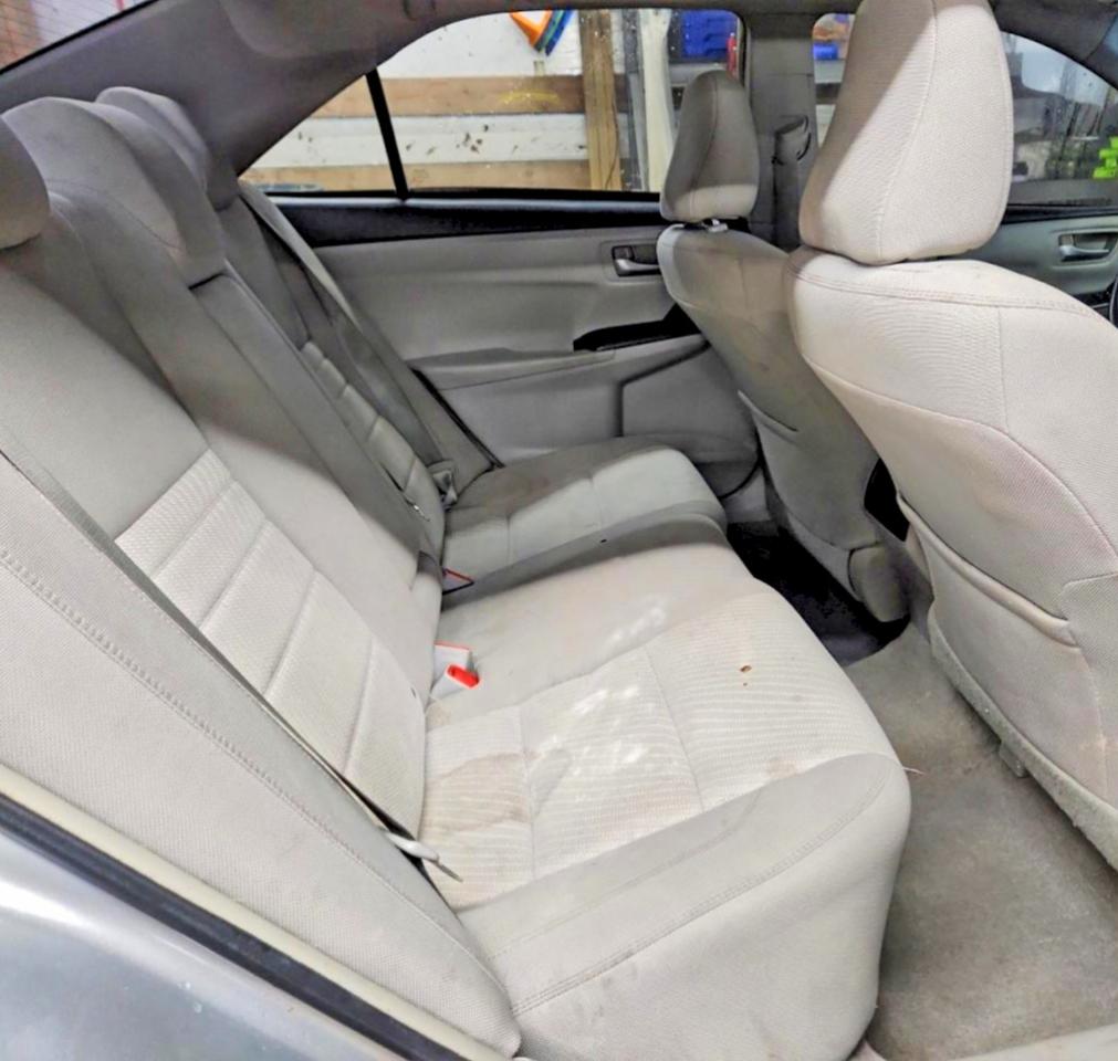2016 TOYOTA CAMRY LE photo 10