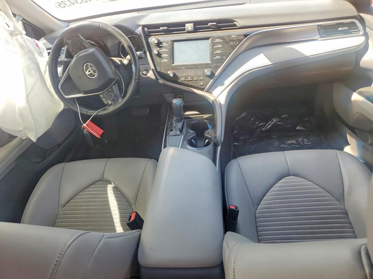 2018 TOYOTA CAMRY photo 15