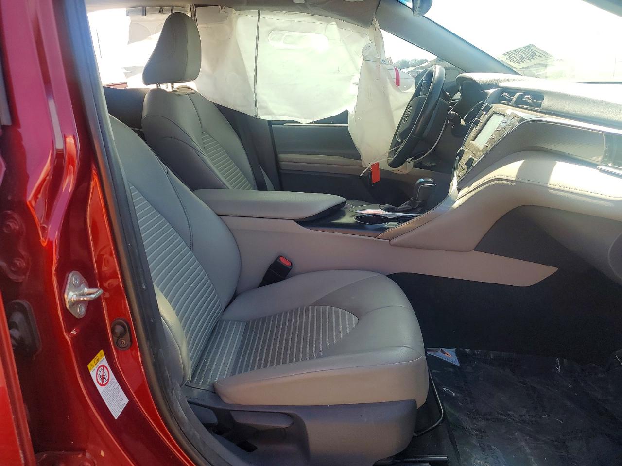 2018 TOYOTA CAMRY photo 13