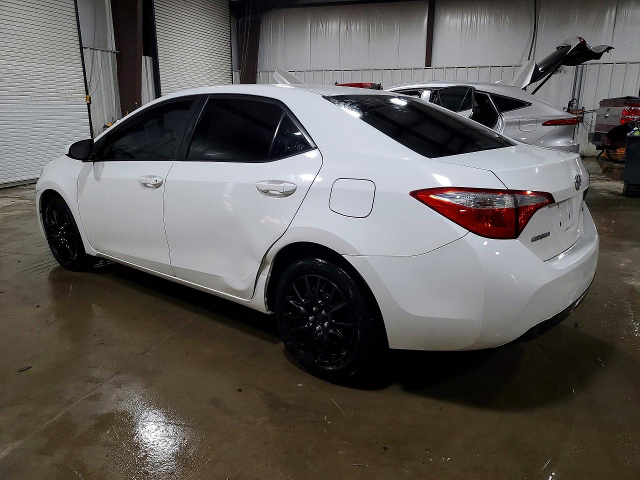 2015 TOYOTA COROLLA LE photo 2