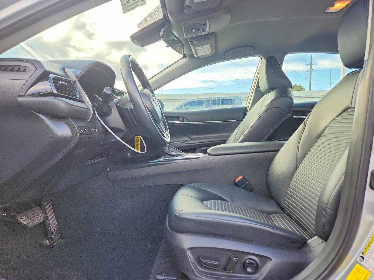 2020 TOYOTA CAMRY SE photo 7