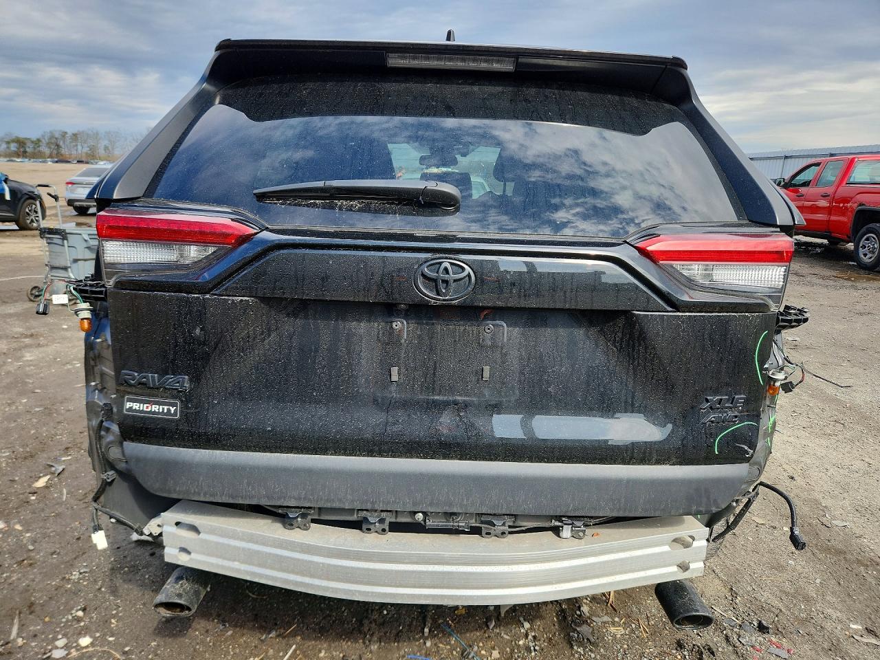 2024 TOYOTA RAV4 XLE PREMIUM photo 11