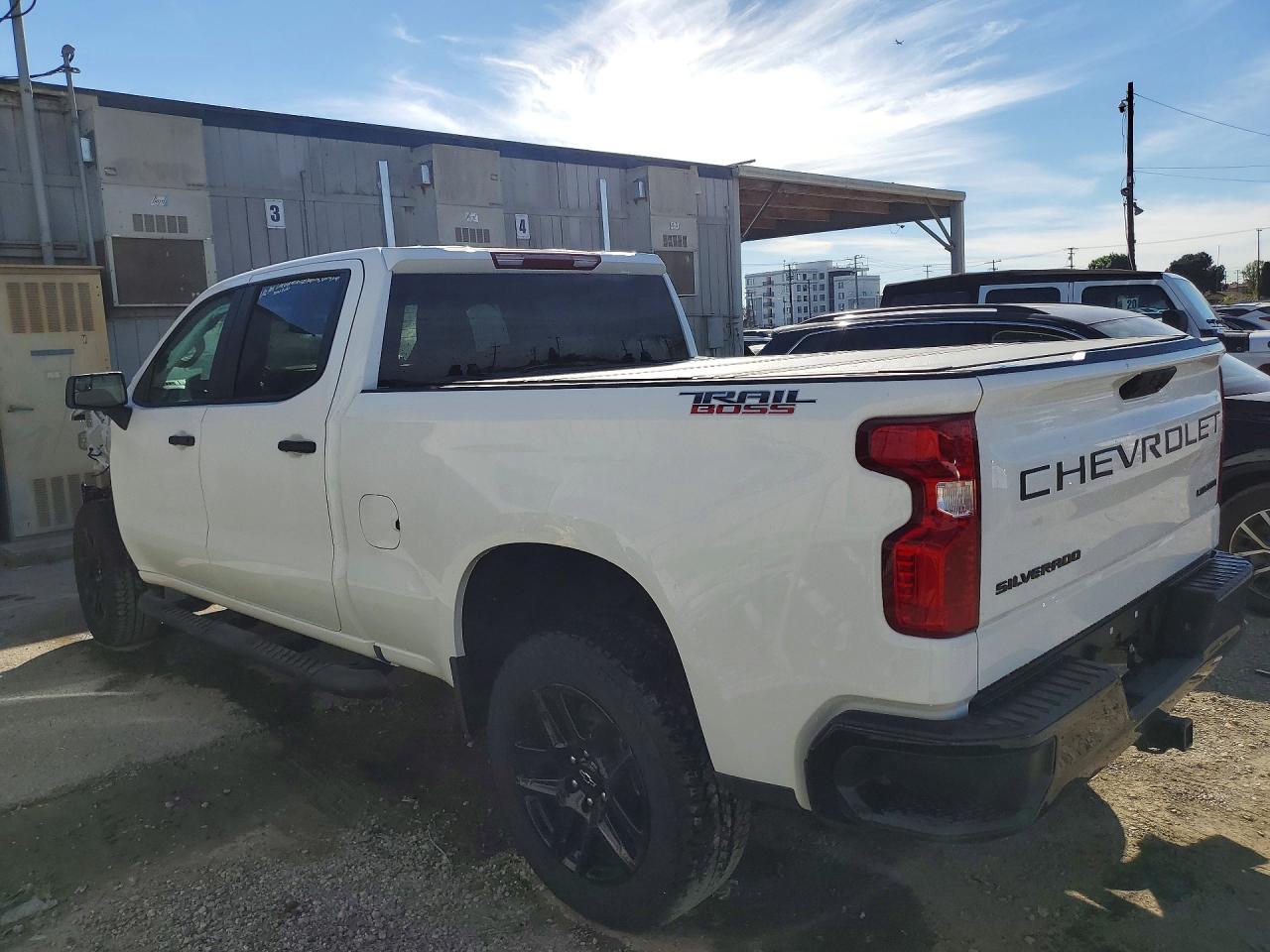 2025 CHEVROLET SILVERADO K1500 TRAIL BOSS CUSTOM photo 2