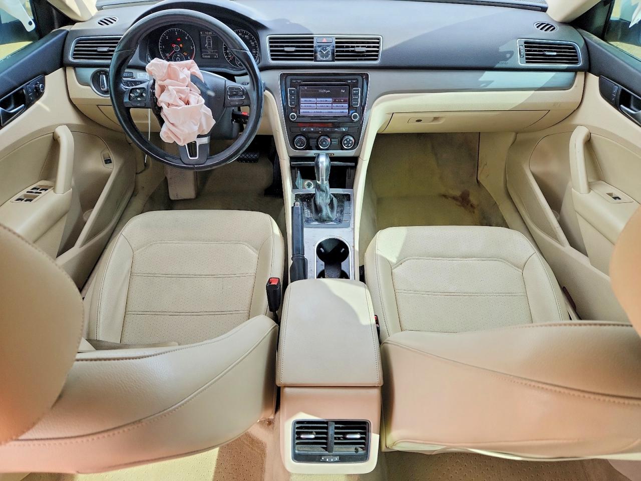 2014 VOLKSWAGEN PASSAT SE photo 22
