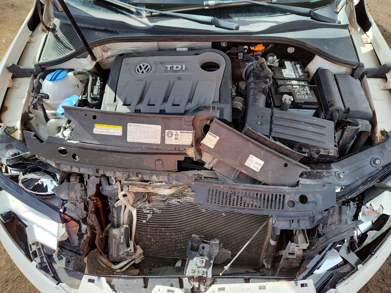2014 VOLKSWAGEN PASSAT SE photo 31