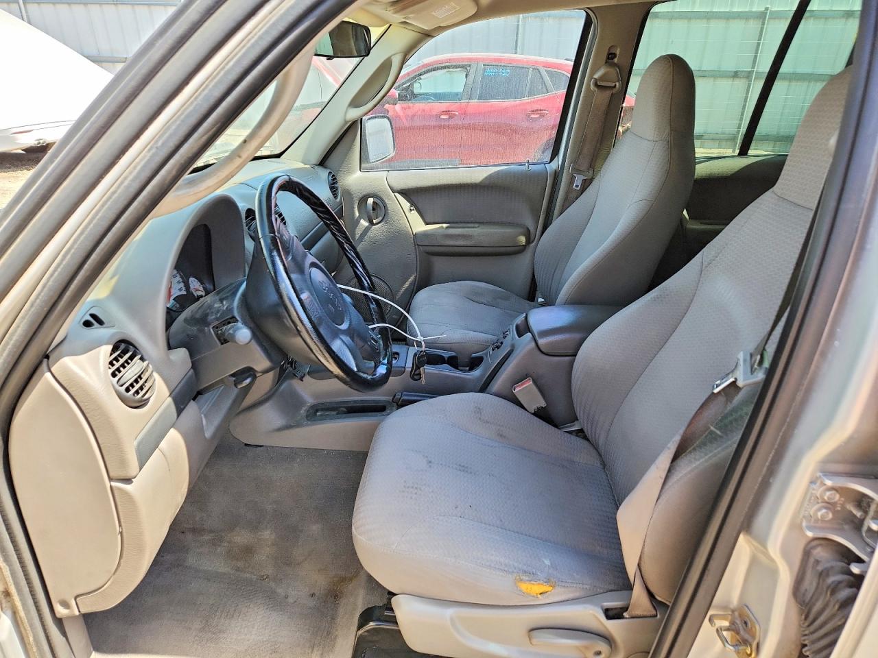 2002 JEEP LIBERTY SPORT photo 13