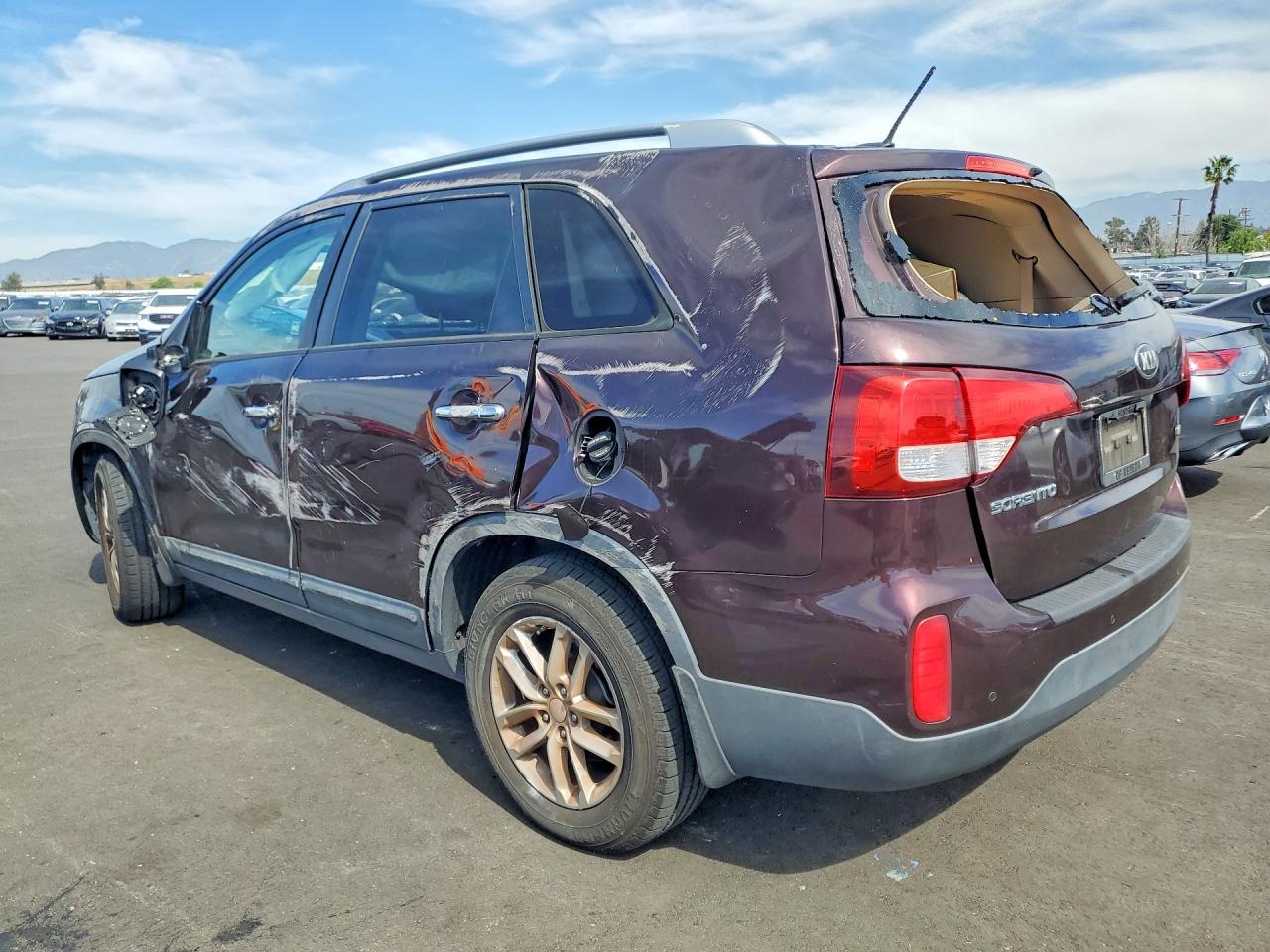 2014 KIA SORENTO photo 3