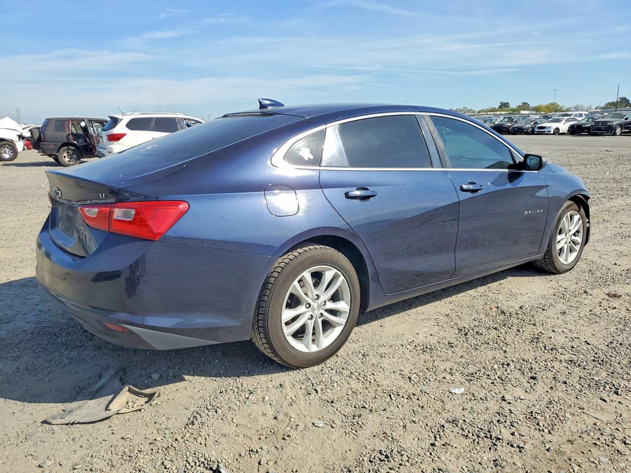 2018 CHEVROLET MALIBU LT photo 3