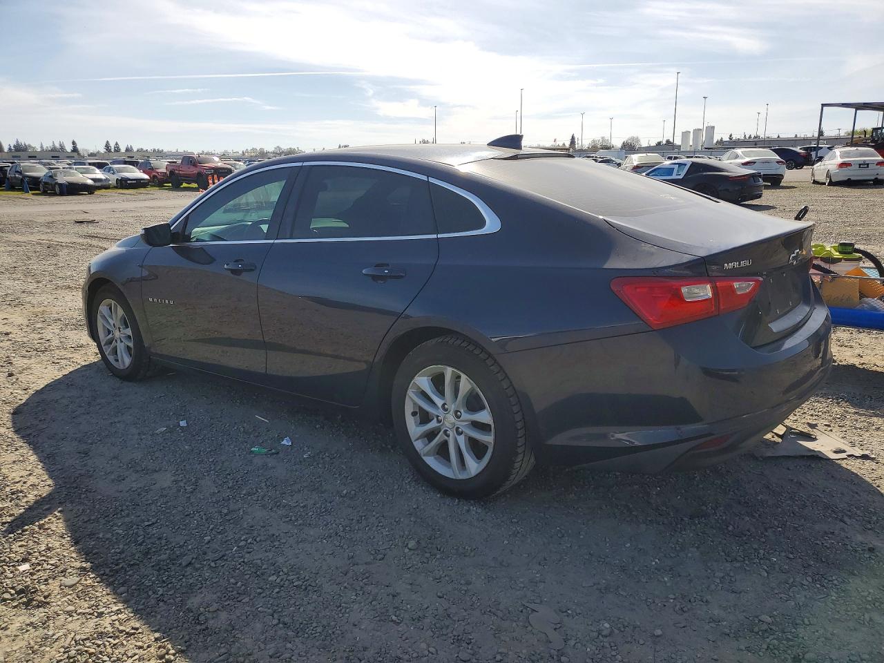 2018 CHEVROLET MALIBU LT photo 2