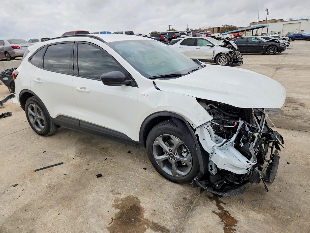 2025 FORD ESCAPE ST LINE photo 4