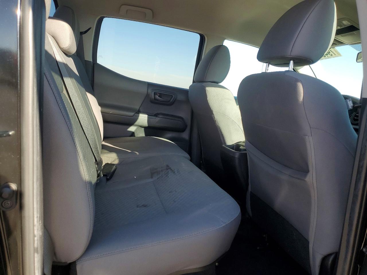 2022 TOYOTA TACOMA SR V6 photo 19
