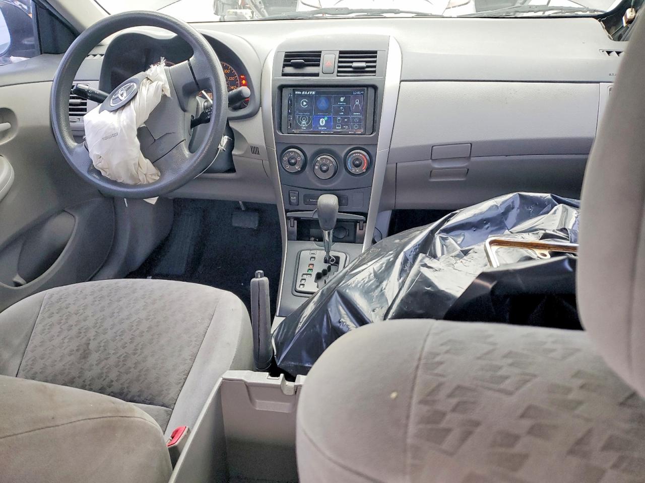 2009 TOYOTA COROLLA LE photo 8