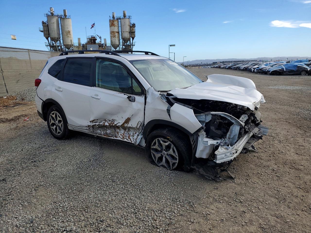 2022 SUBARU FORESTER PREMIUM photo 7
