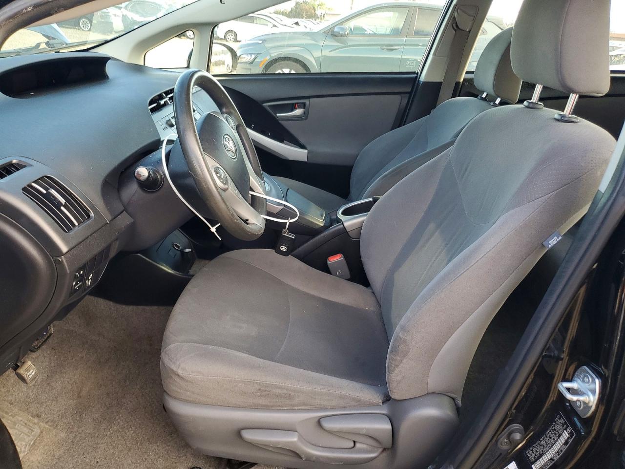 2015 TOYOTA PRIUS TWO photo 13