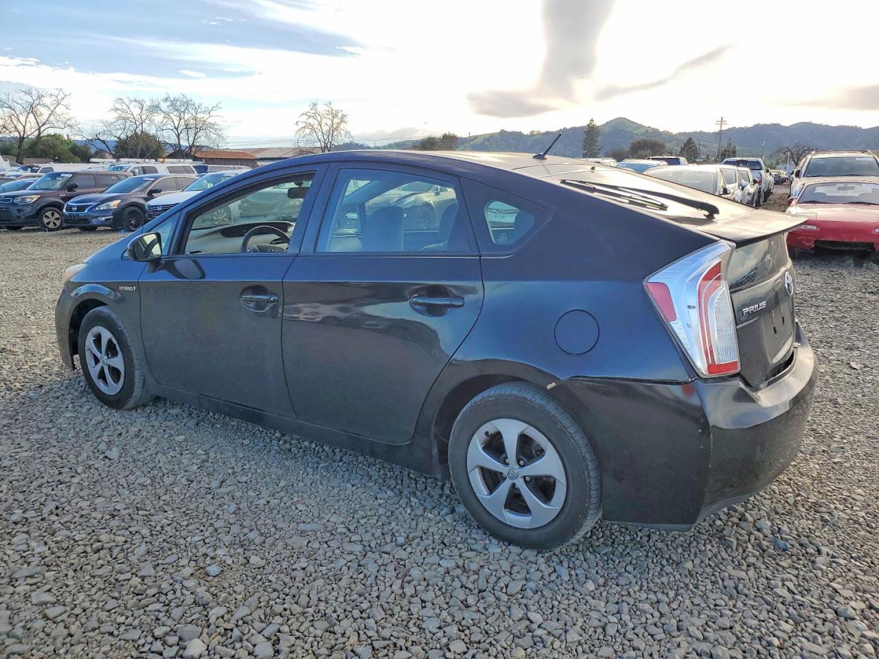 2015 TOYOTA PRIUS TWO photo 3