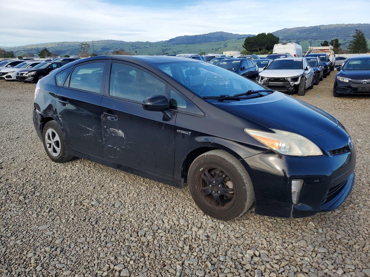 2015 TOYOTA PRIUS TWO photo 7