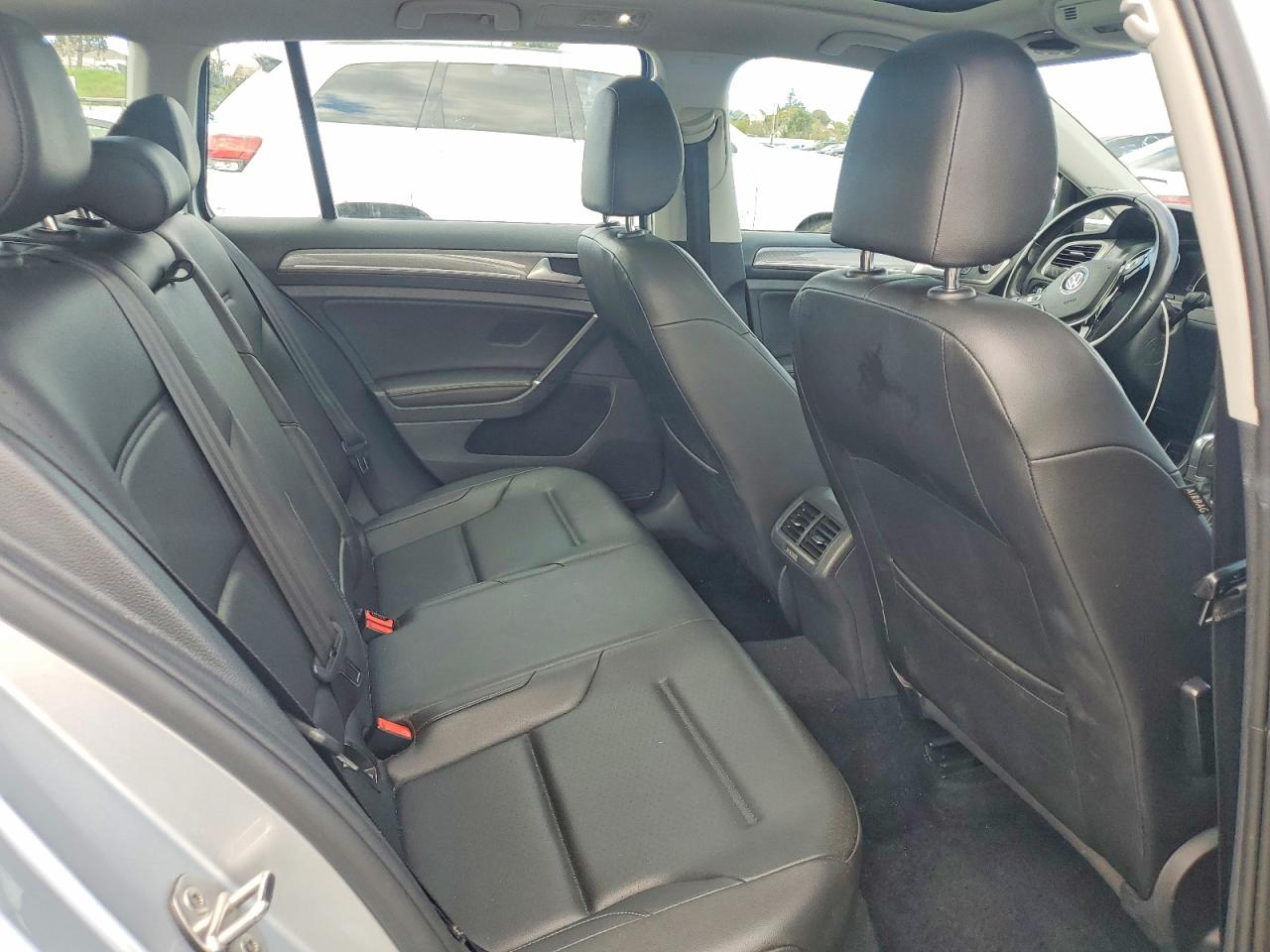 2017 VOLKSWAGEN GOLF ALLTRACK S photo 10