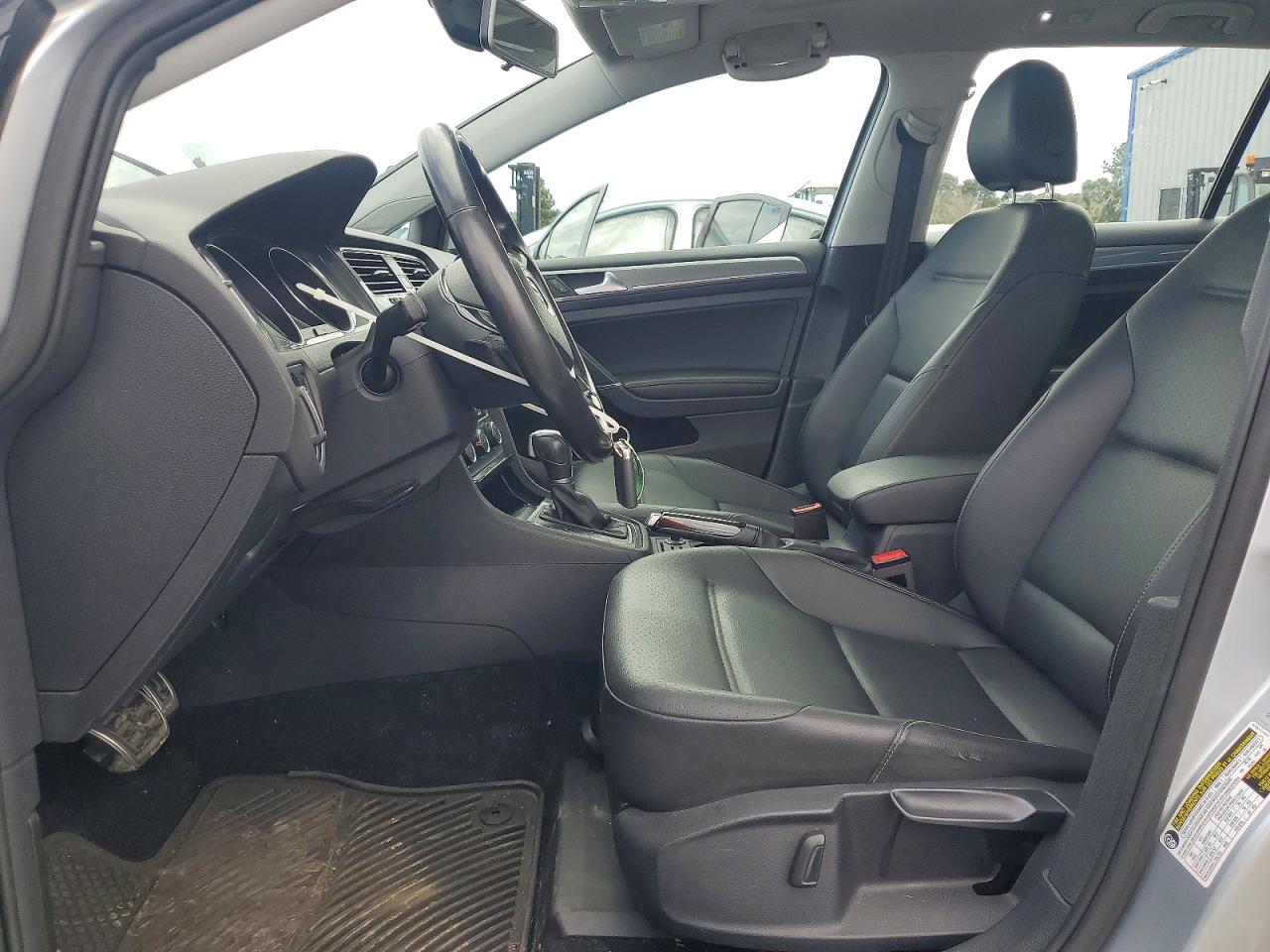 2017 VOLKSWAGEN GOLF ALLTRACK S photo 7
