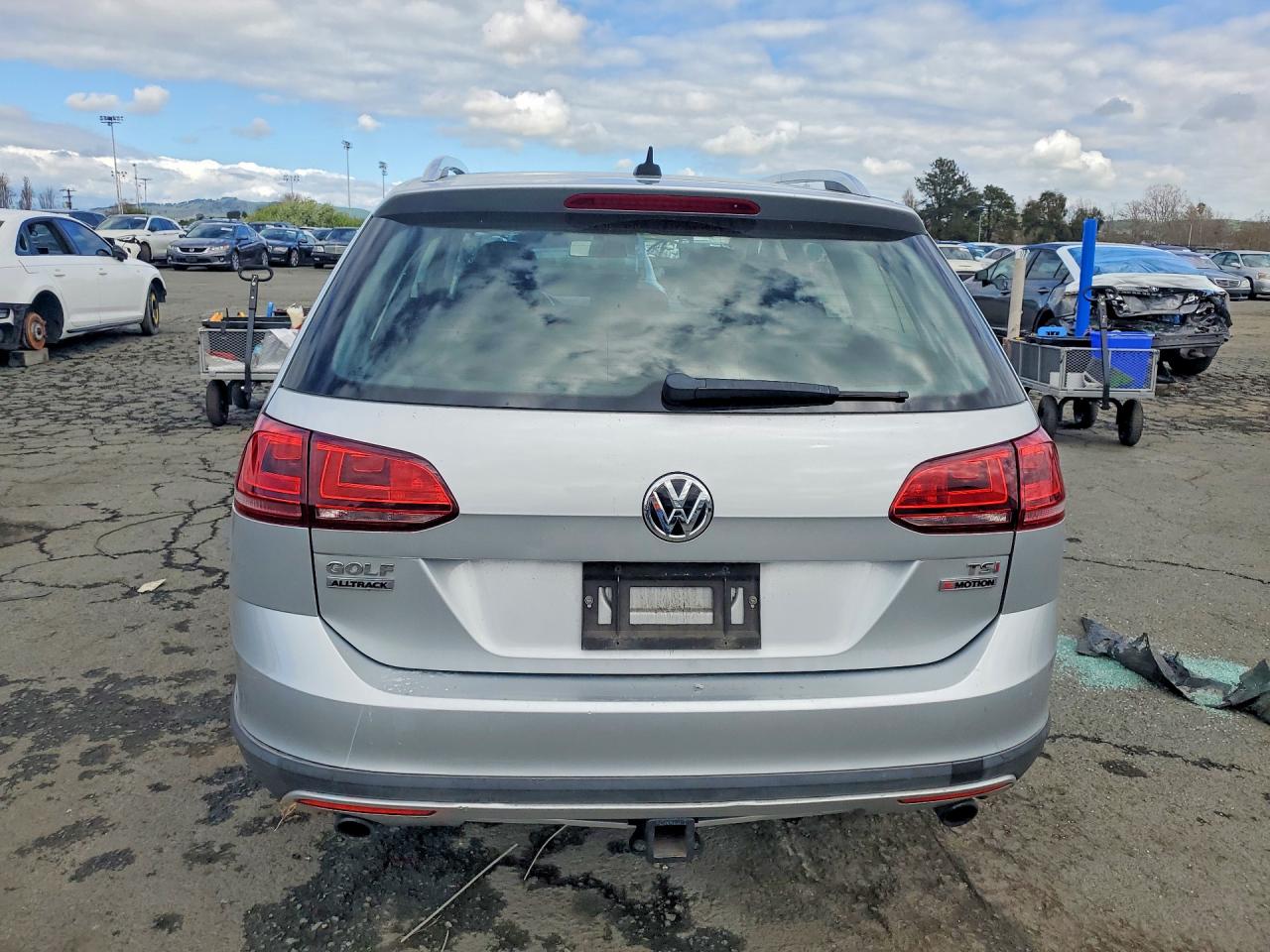 2017 VOLKSWAGEN GOLF ALLTRACK S photo 6