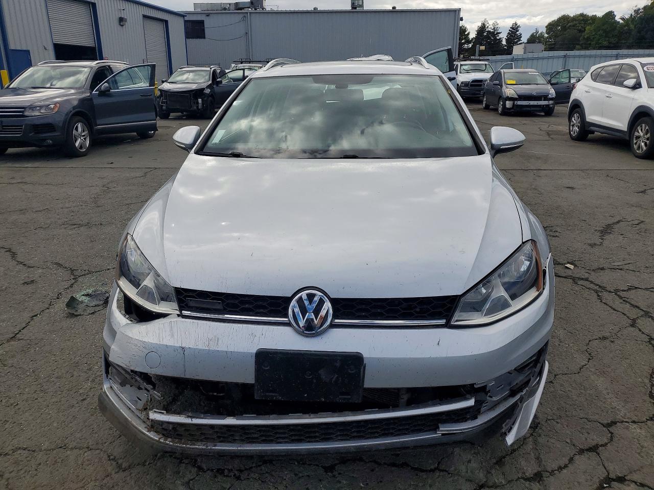 2017 VOLKSWAGEN GOLF ALLTRACK S photo 5