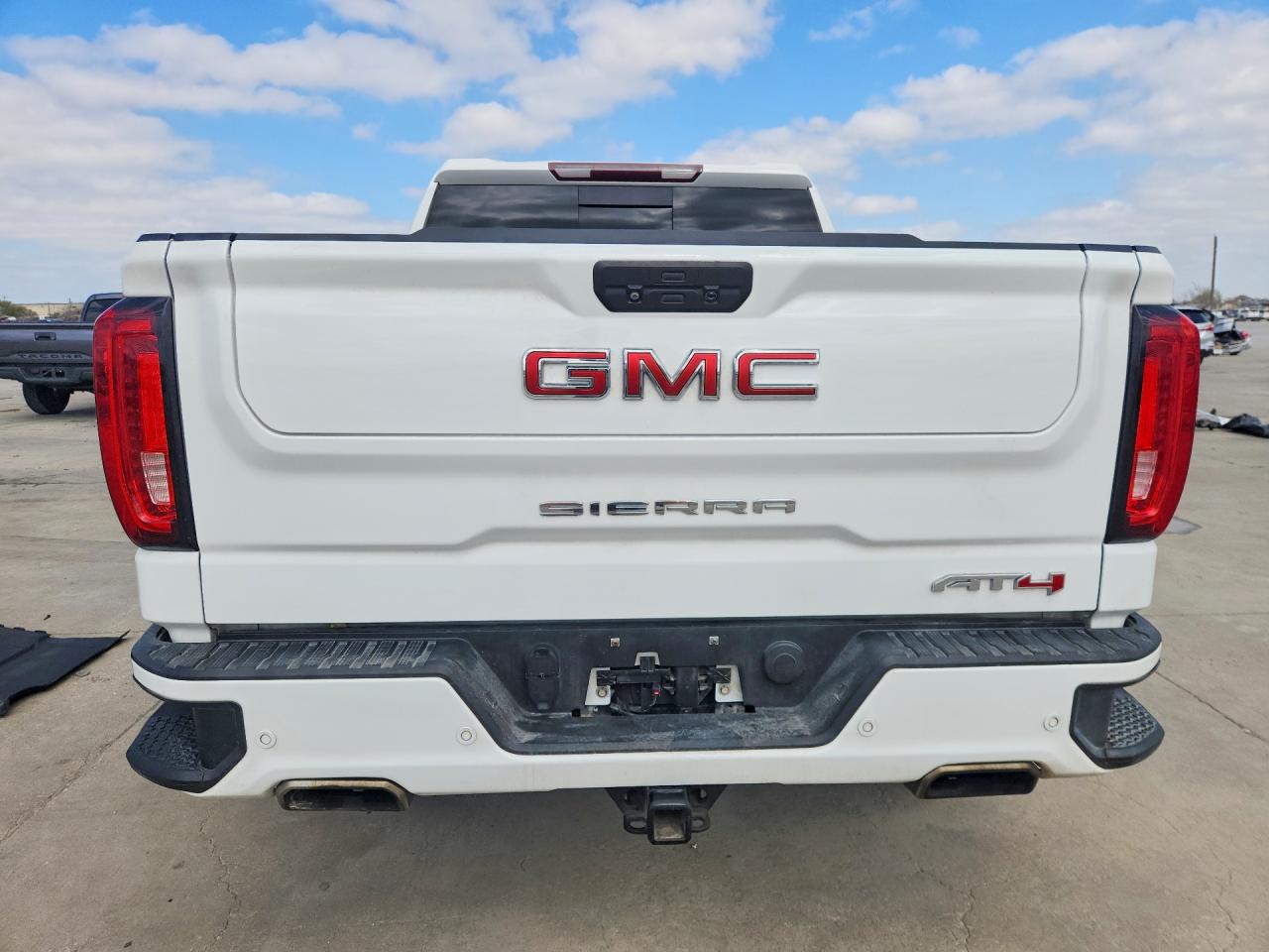 2020 GMC SIERRA K1500 AT4 photo 11