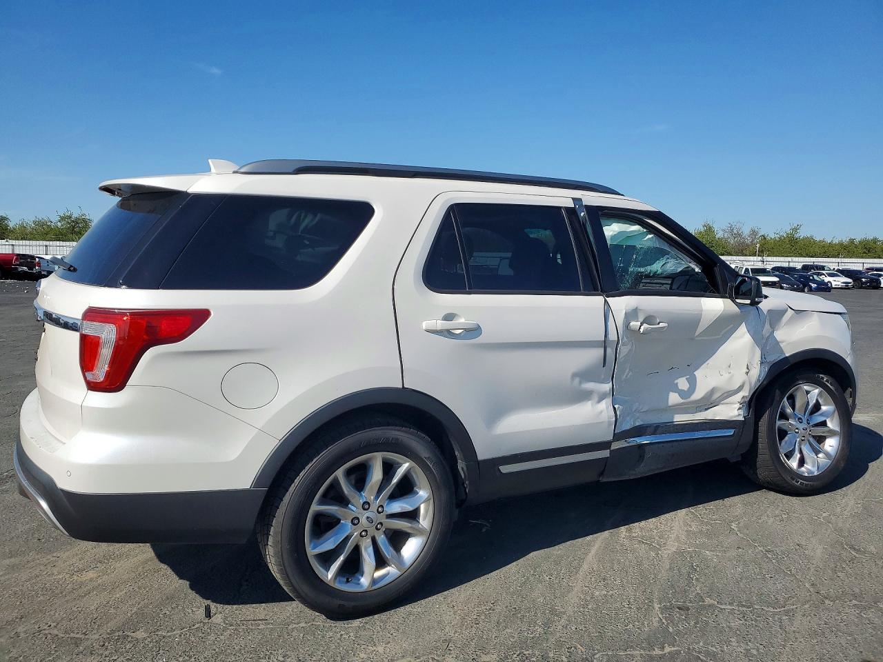 2016 FORD EXPLORER XLT photo 7