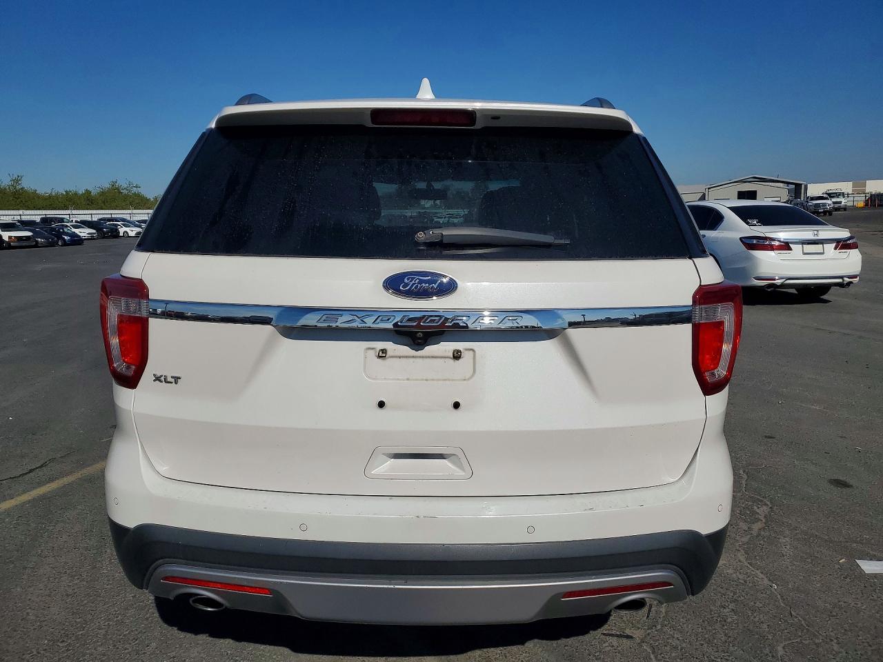 2016 FORD EXPLORER XLT photo 16