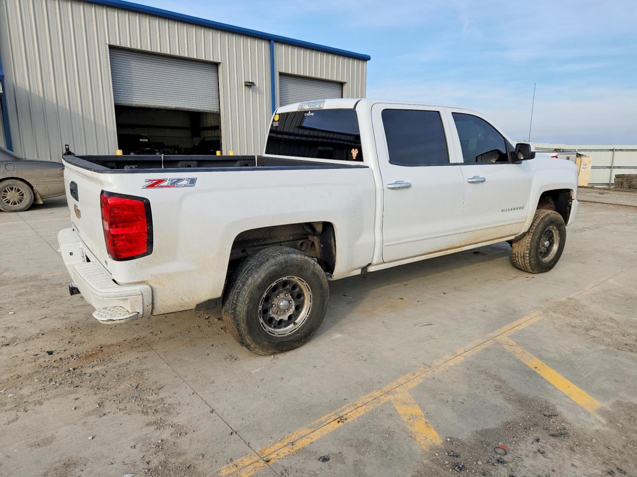 2016 CHEVROLET SILVERADO K1500 LT photo 3