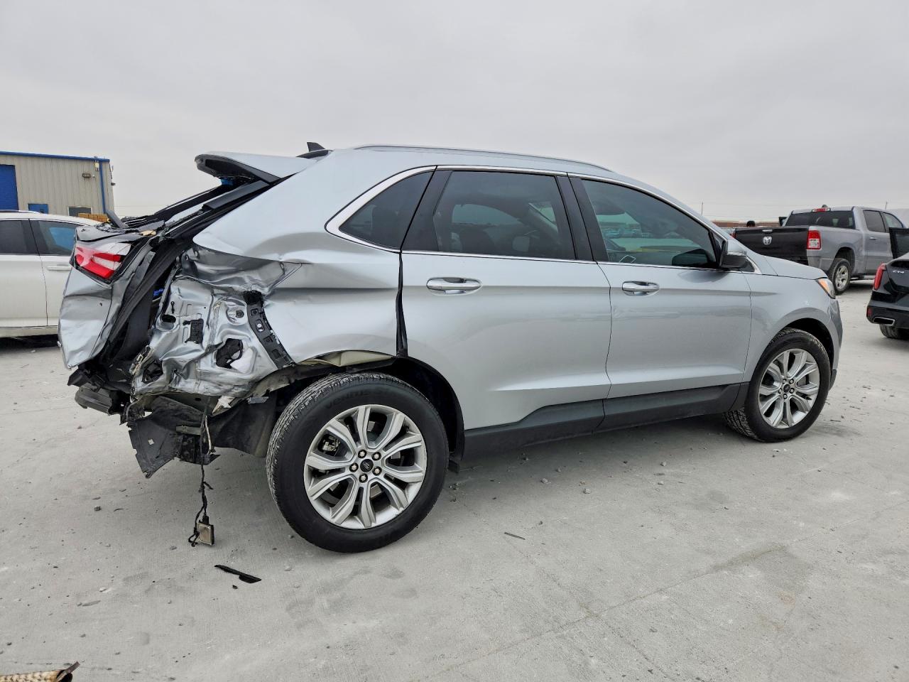 2024 FORD EDGE TITANIUM photo 3