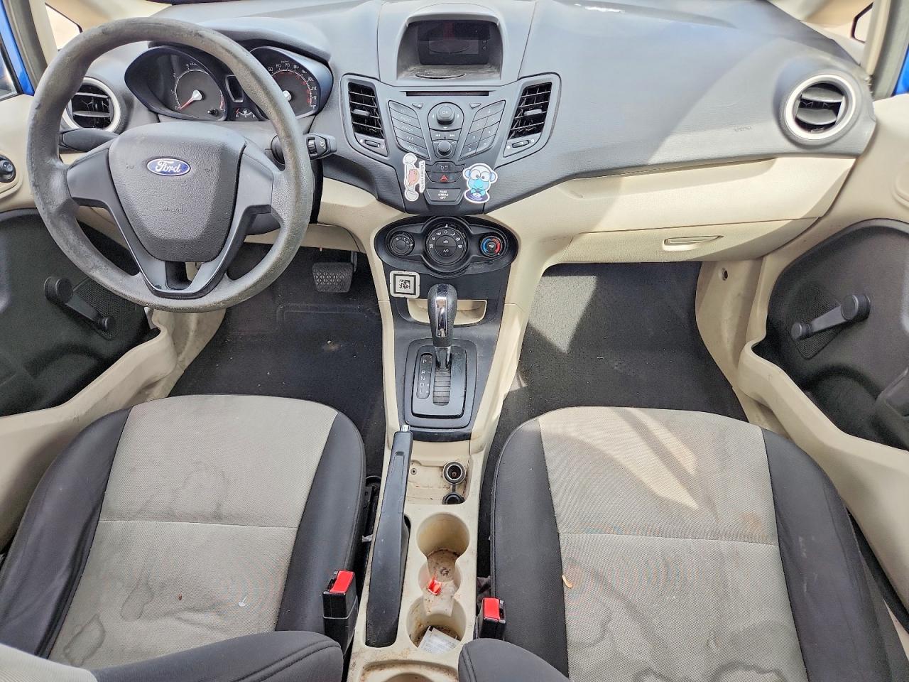 2011 FORD FIESTA S photo 8