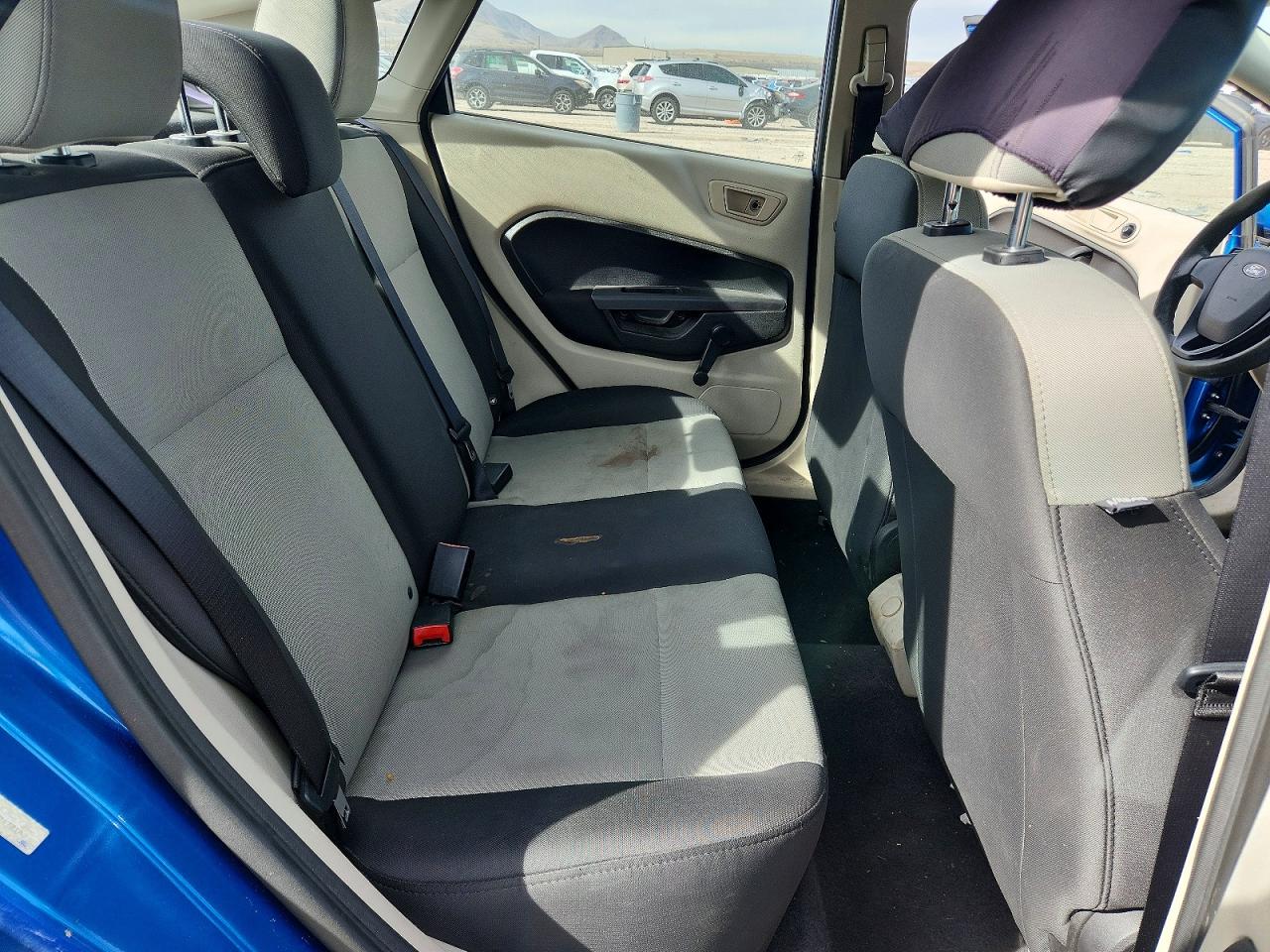 2011 FORD FIESTA S photo 10