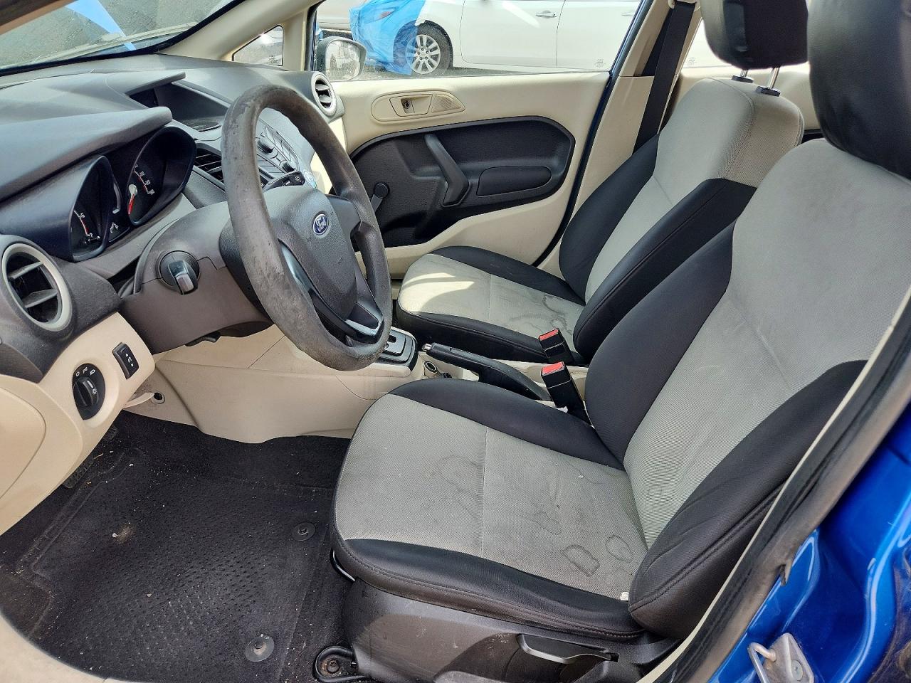 2011 FORD FIESTA S photo 7