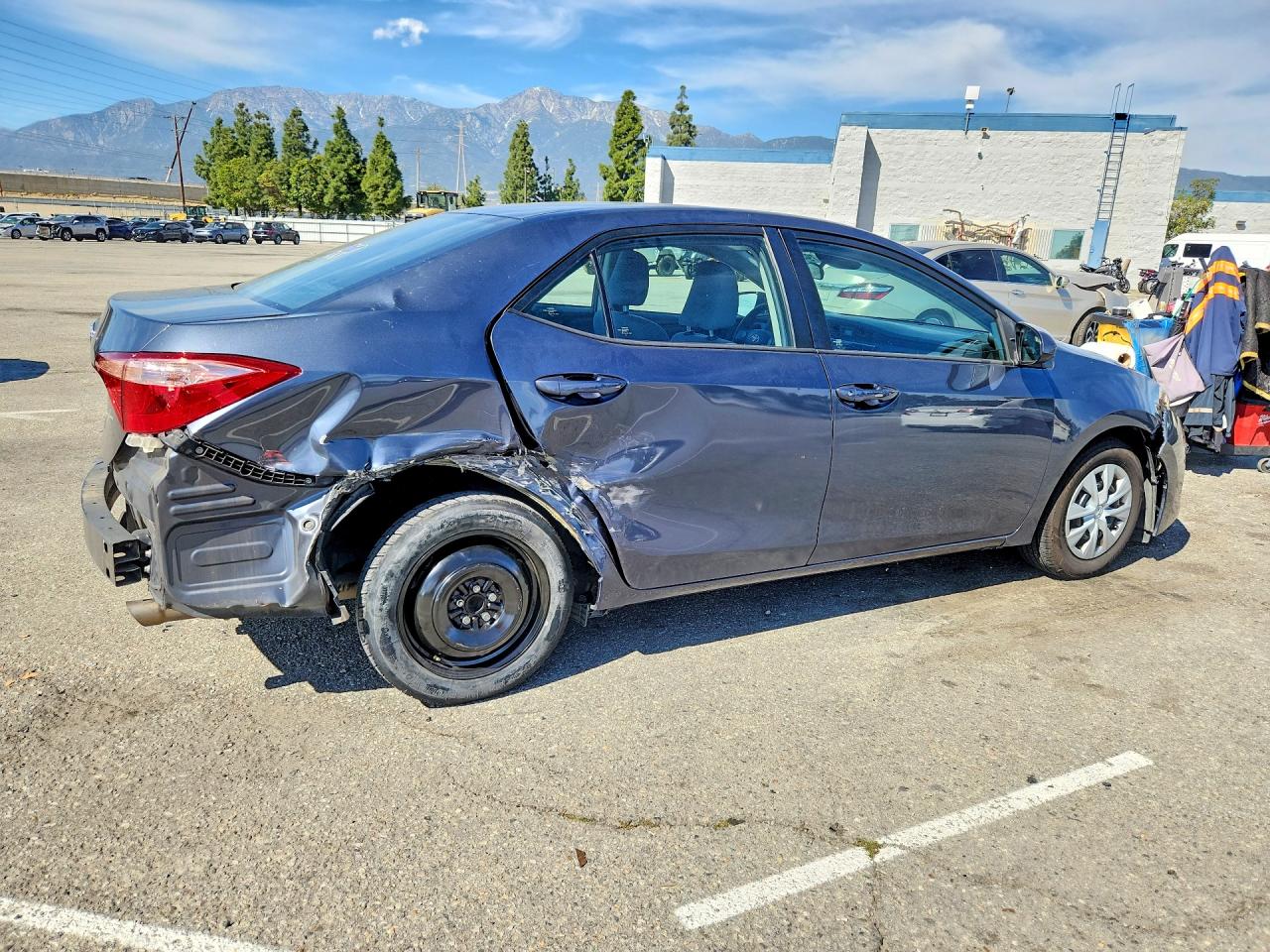 2017 TOYOTA COROLLA L photo 3