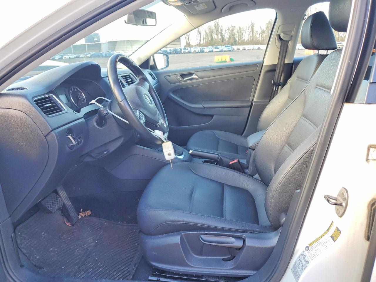 2012 VOLKSWAGEN JETTA SE photo 13