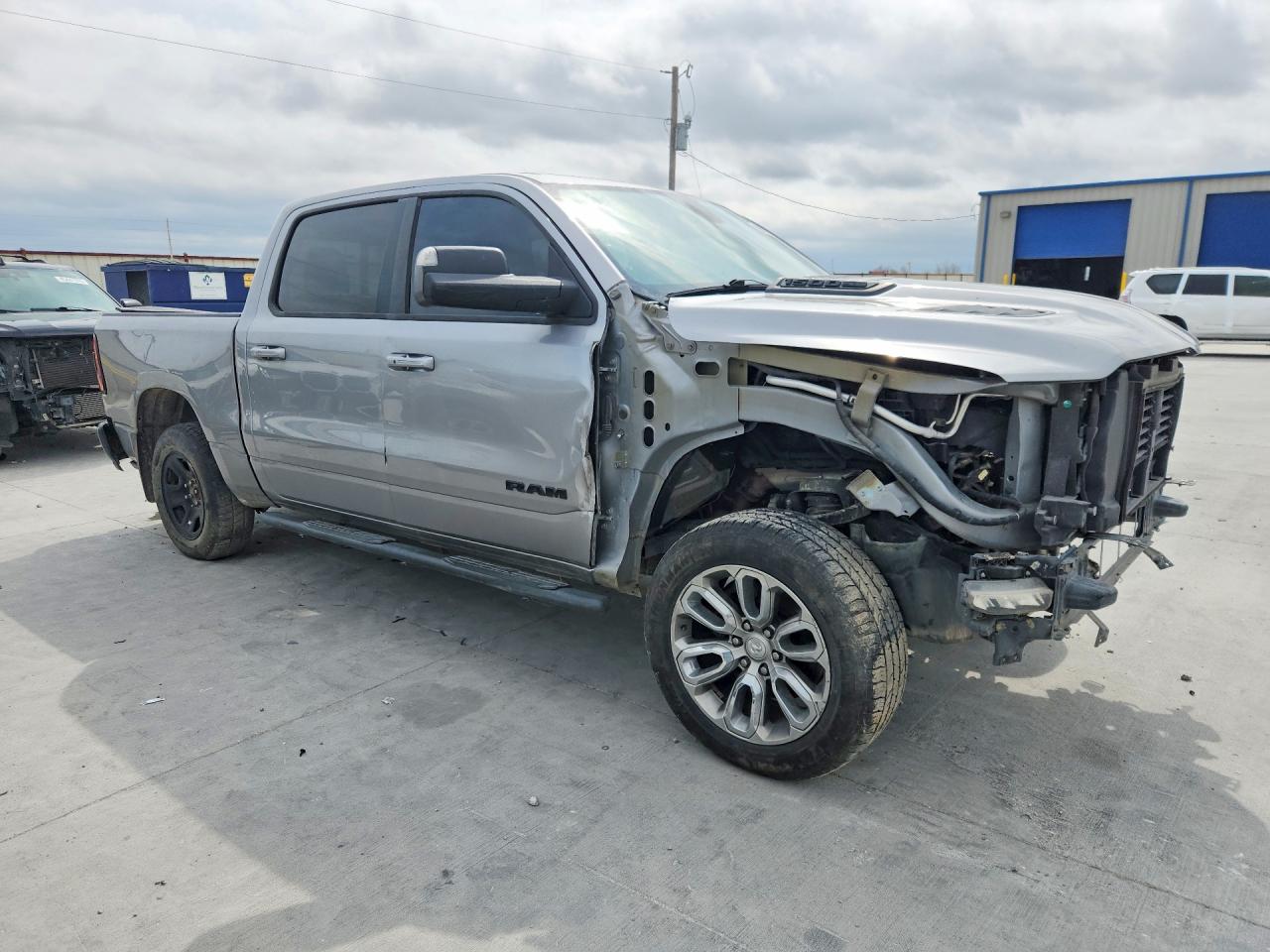 2019 RAM 1500 REBEL photo 4