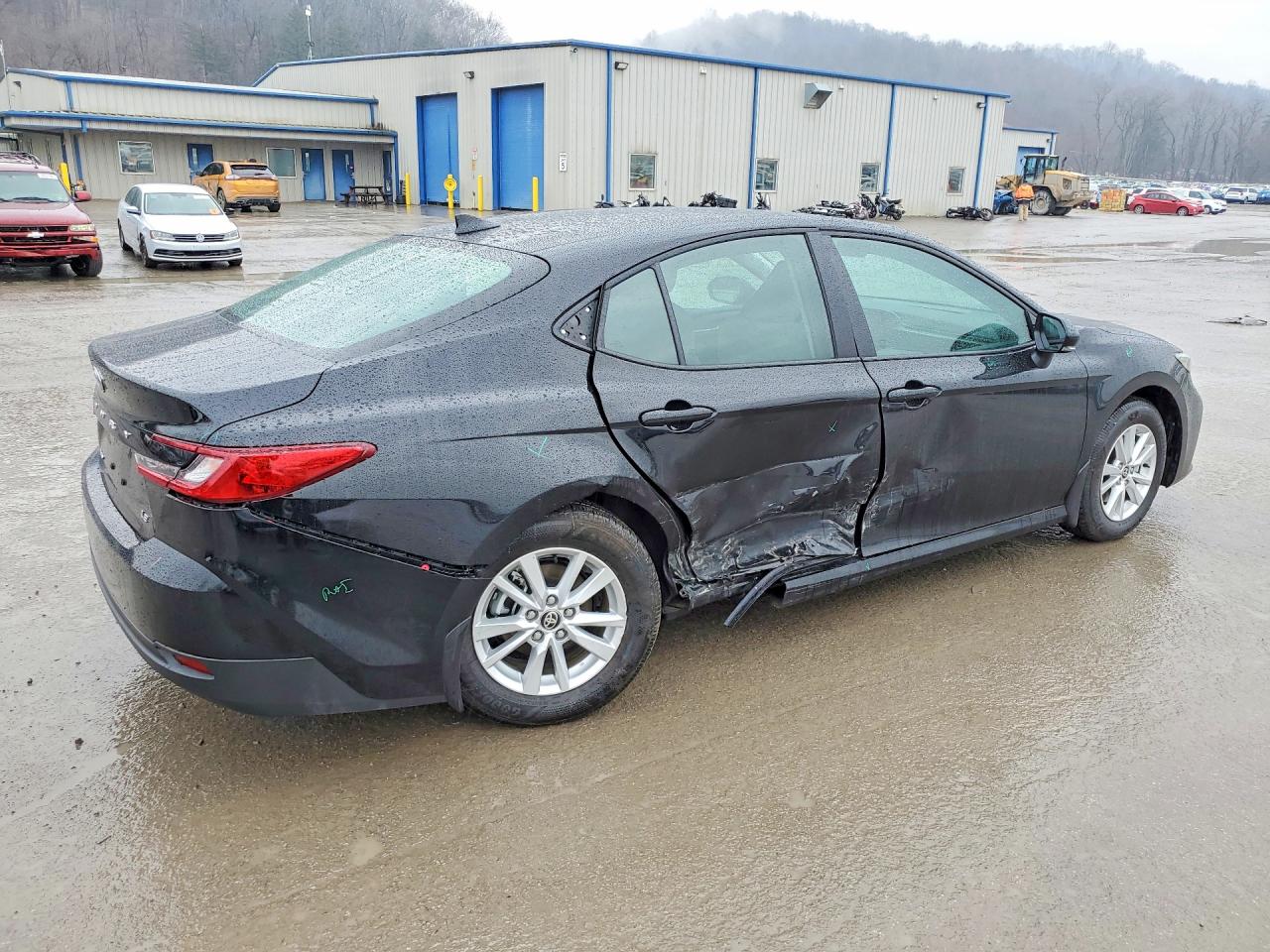 2026 TOYOTA CAMRY LE photo 3