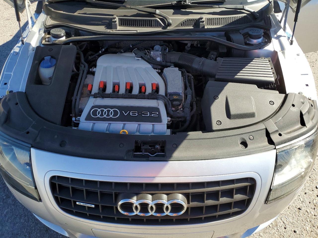 2005 AUDI TT photo 11