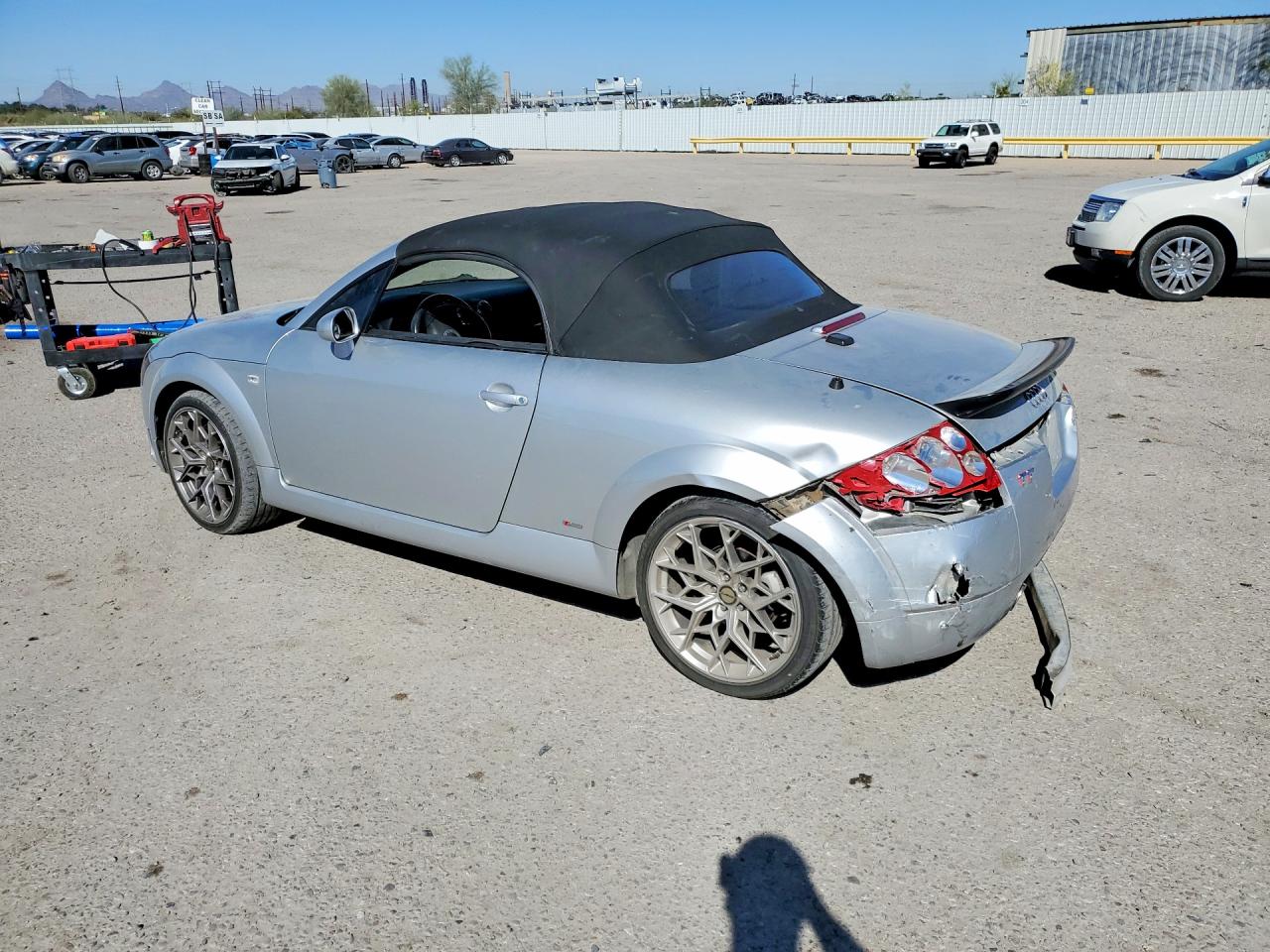 2005 AUDI TT photo 2