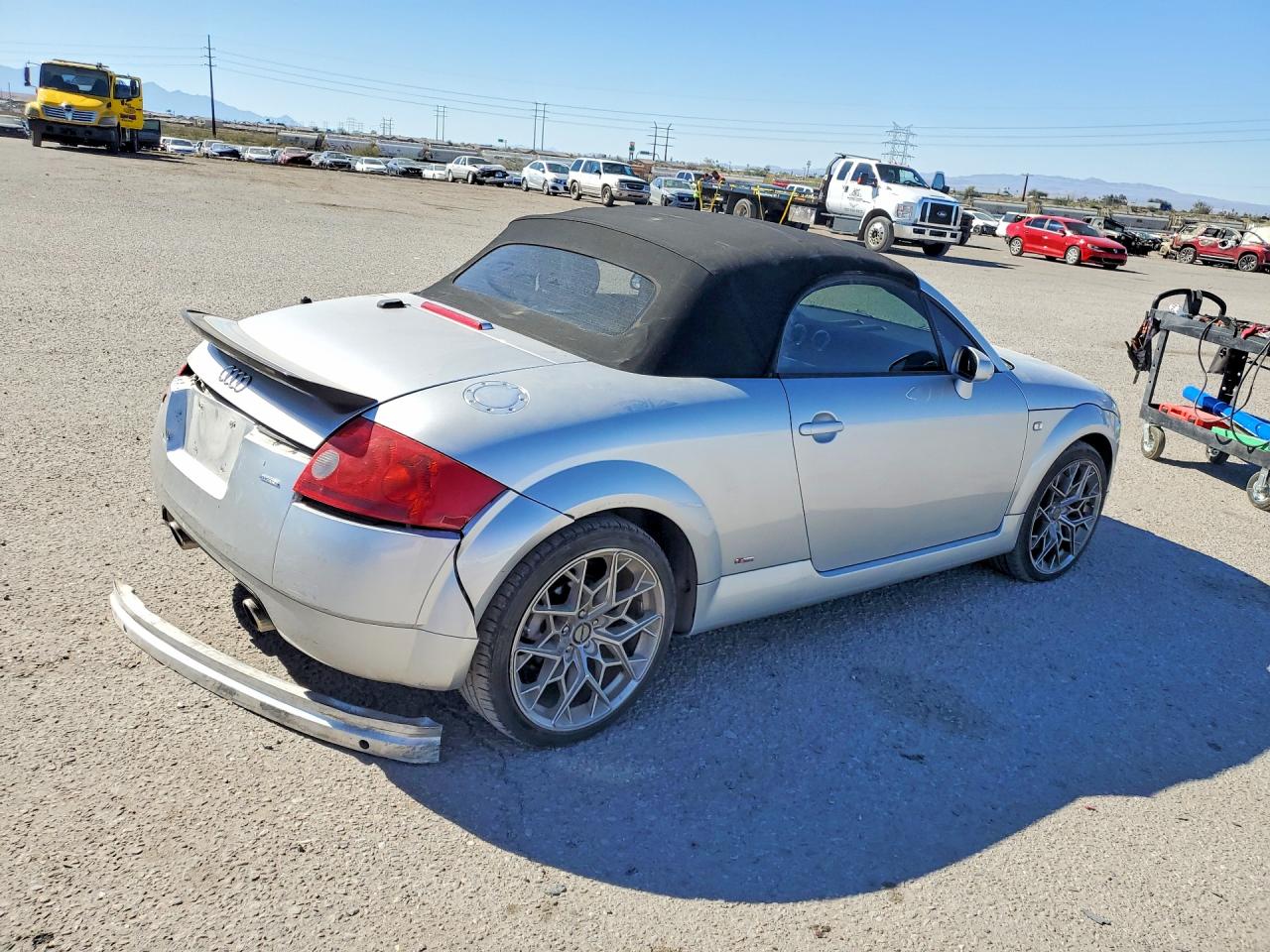 2005 AUDI TT photo 3