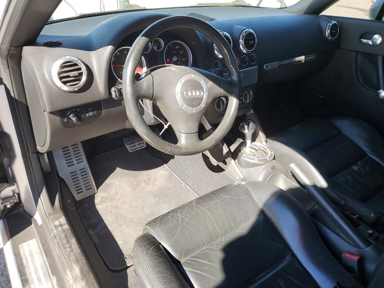 2005 AUDI TT photo 8