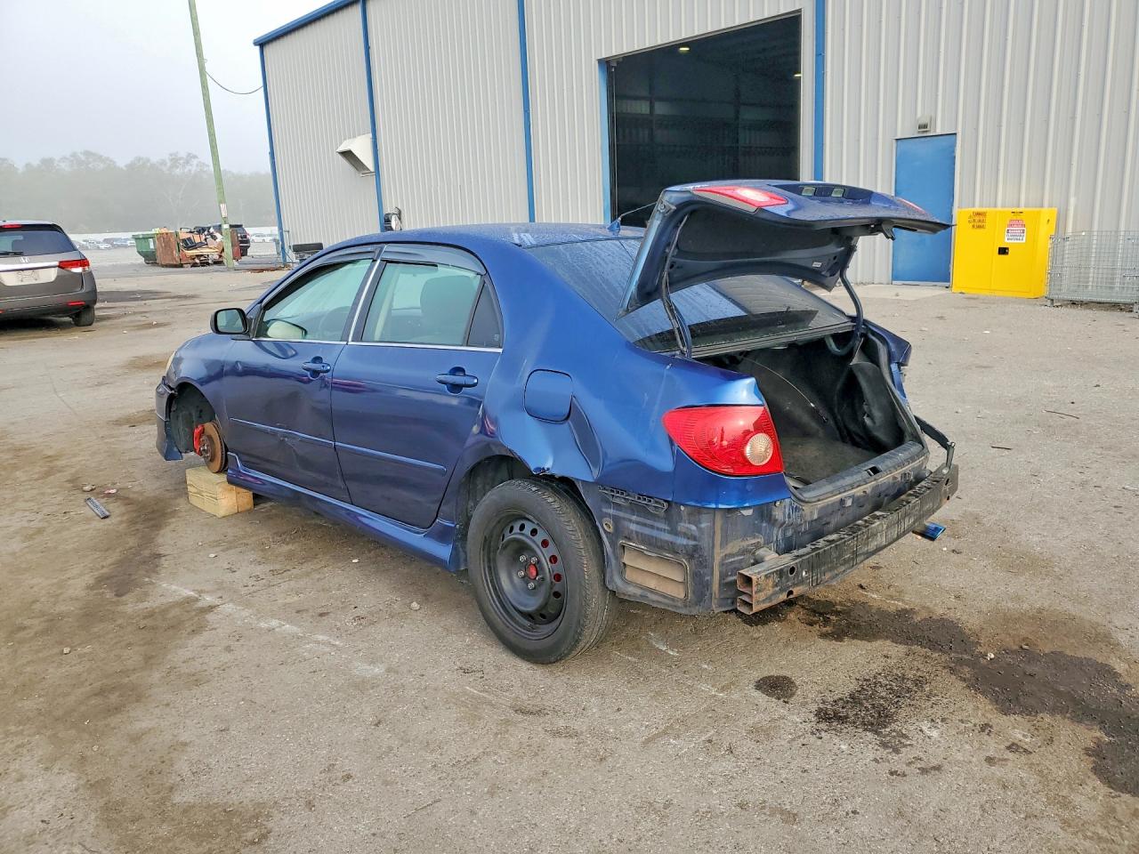 2005 TOYOTA COROLLA S photo 2