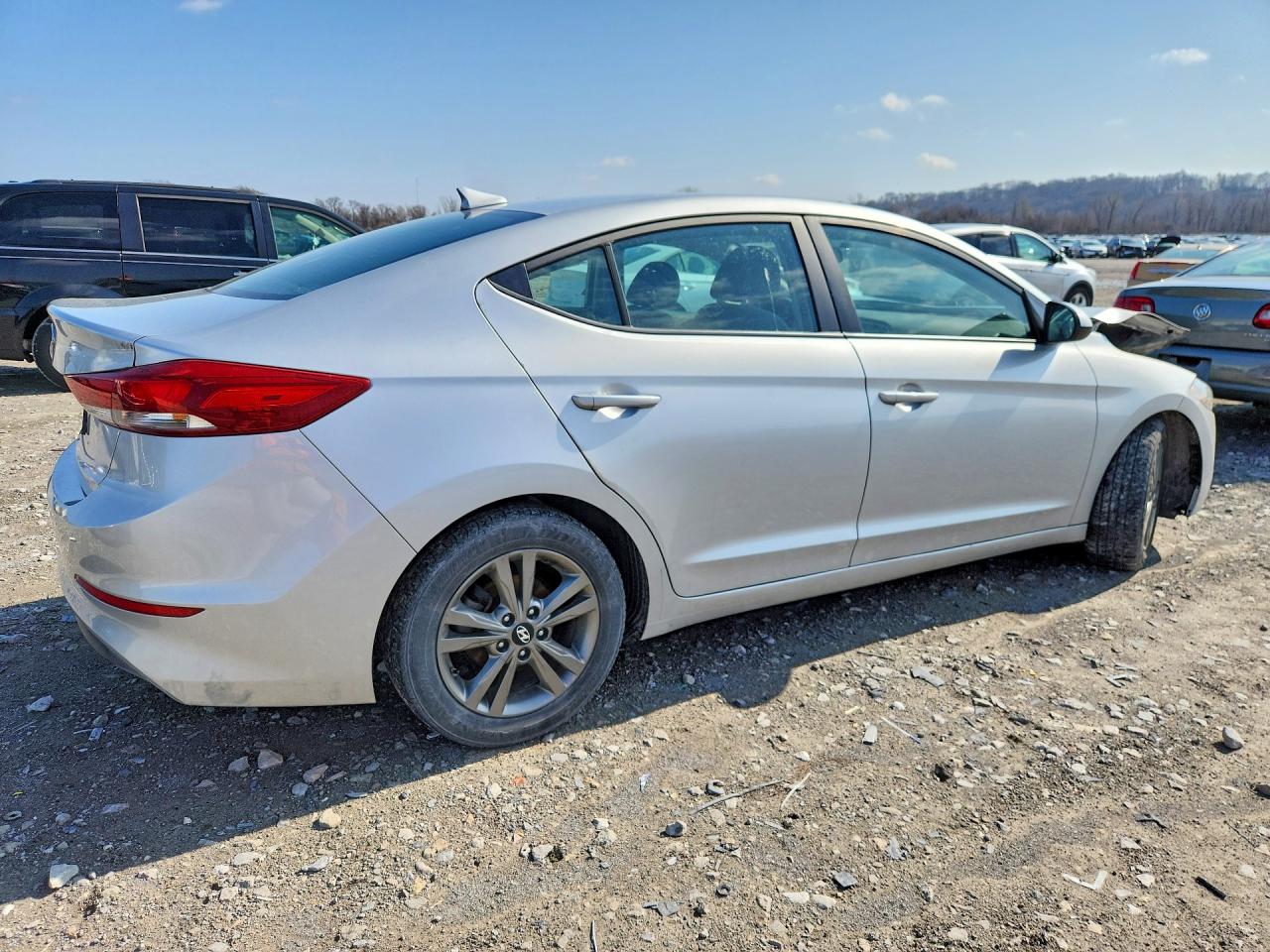 2018 HYUNDAI ELANTRA SEL photo 3