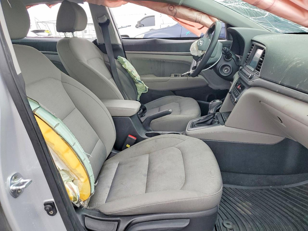 2017 HYUNDAI ELANTRA SE photo 19