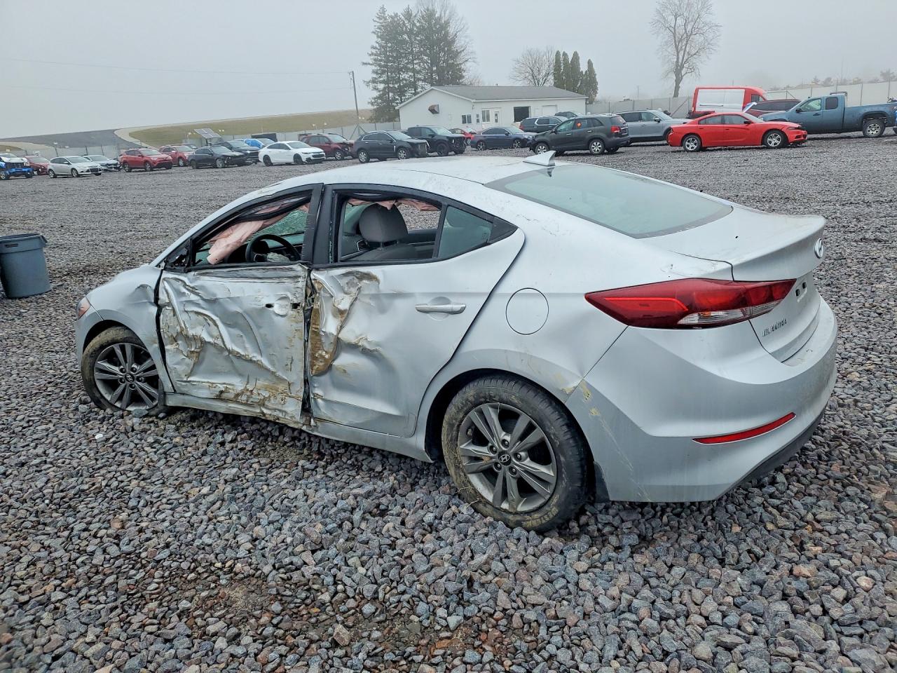 2017 HYUNDAI ELANTRA SE photo 4