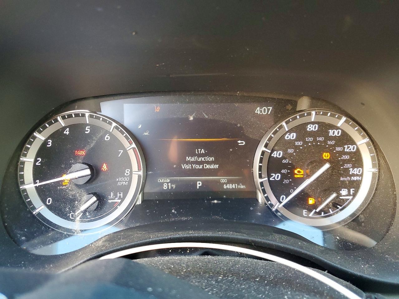 2022 TOYOTA HIGHLANDER XLE photo 17