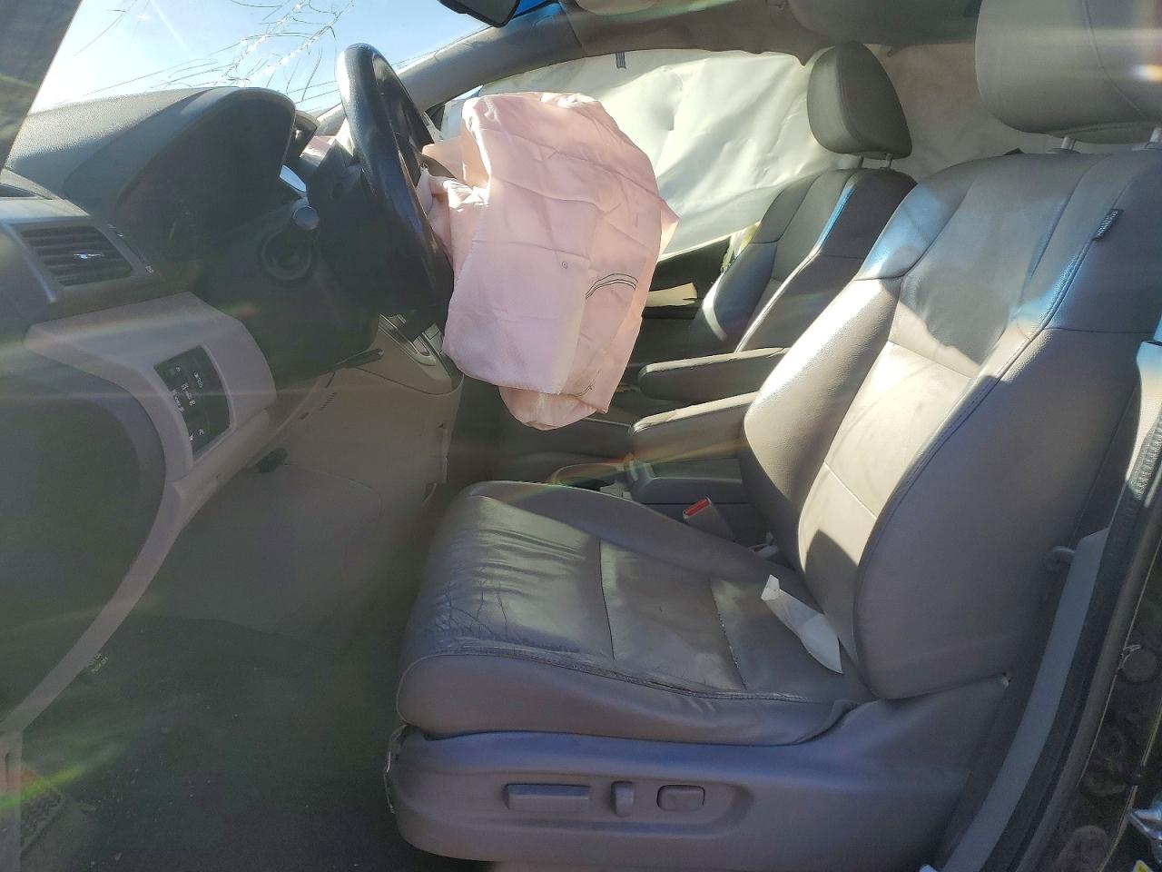 2012 HONDA ODYSSEY TOURING photo 13
