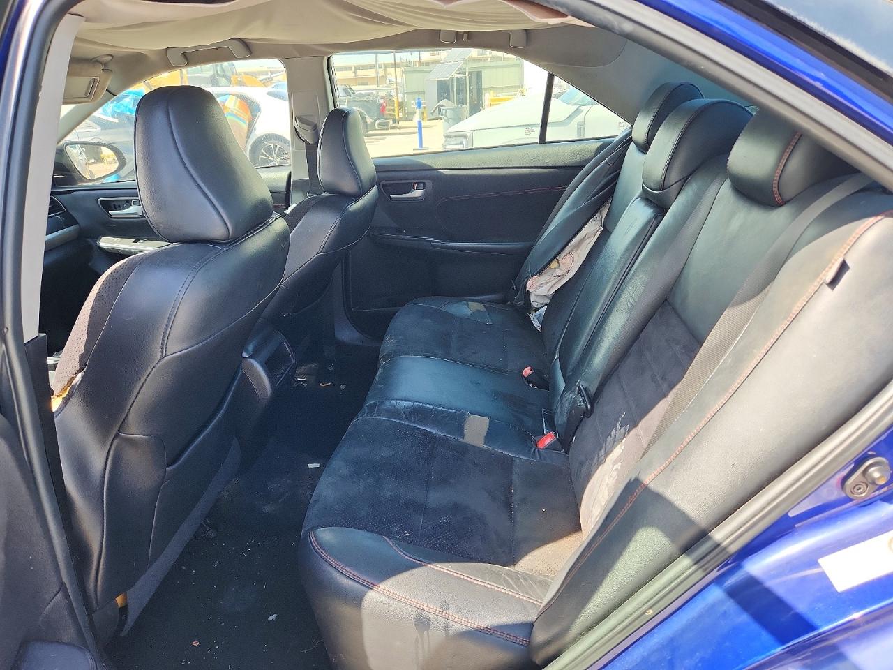 2015 TOYOTA CAMRY SE photo 10