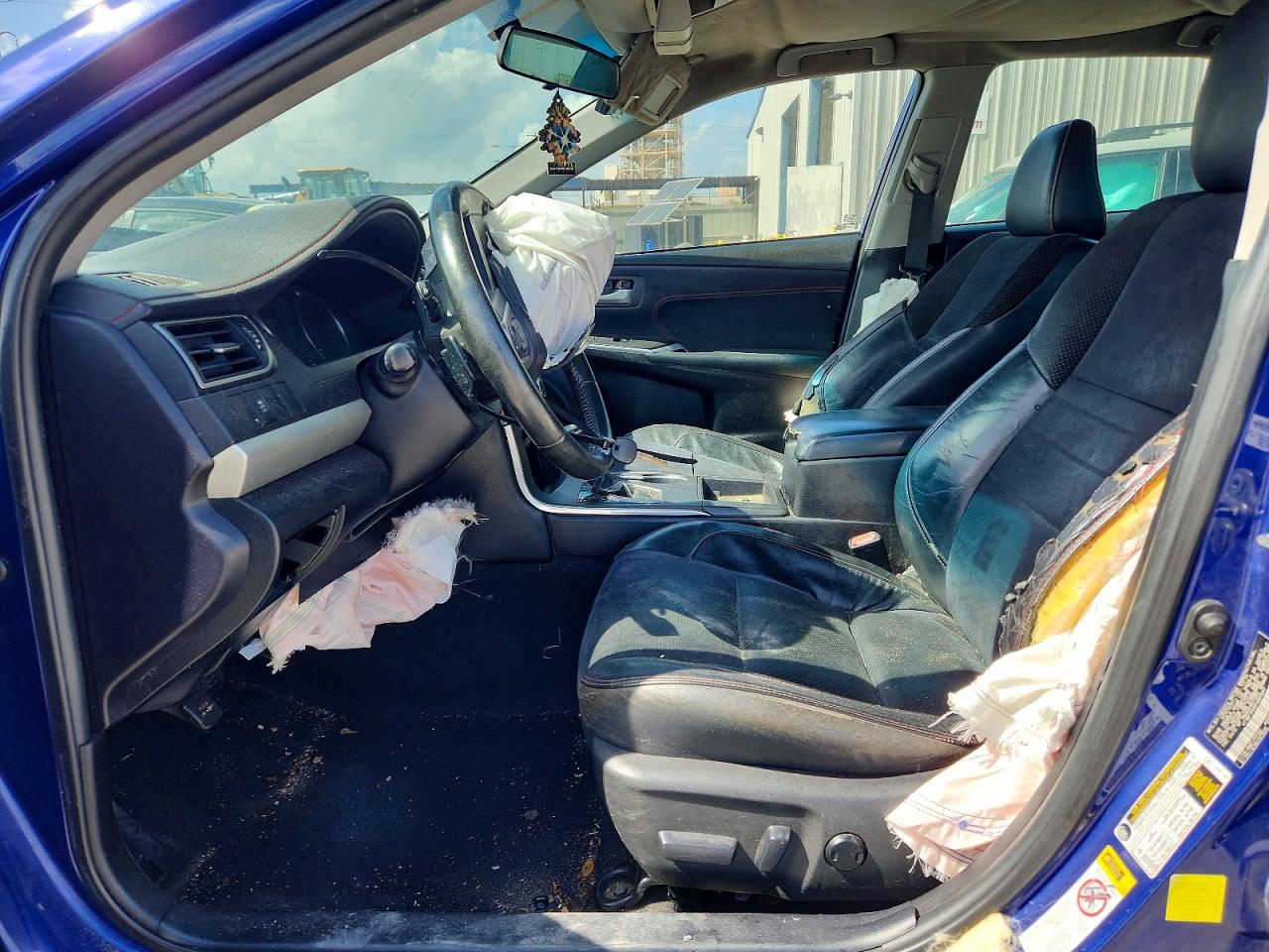 2015 TOYOTA CAMRY SE photo 7