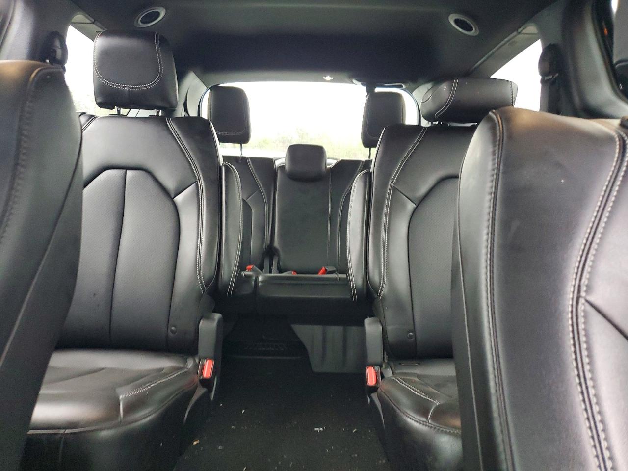 2025 CHRYSLER VOYAGER LX photo 28