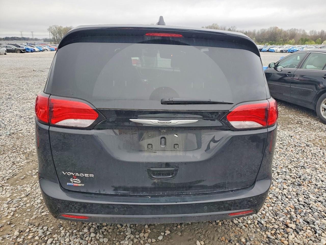 2025 CHRYSLER VOYAGER LX photo 16